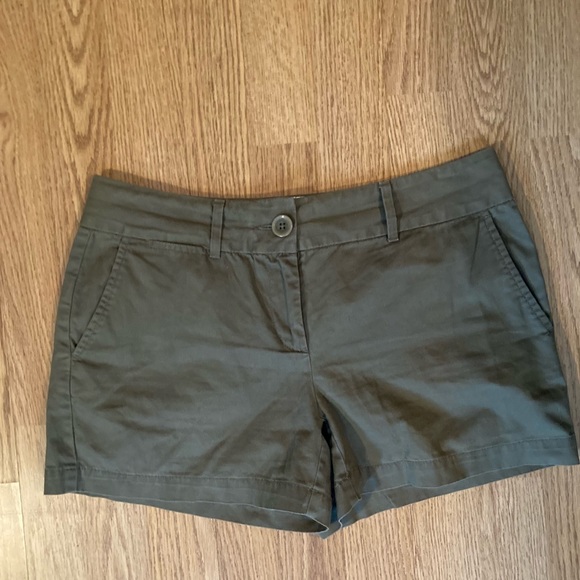 NWOT Ann Taylor Loft The Riviera Short size 2 - Picture 1 of 5